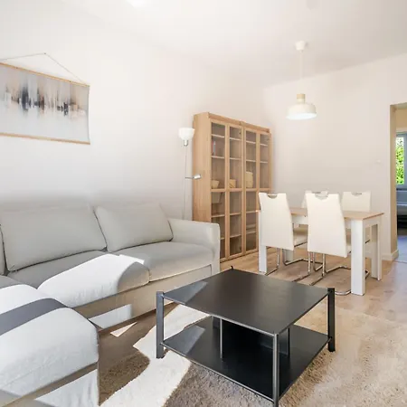 Spodek 2-bedroom By Bookinghost Appartamento Katowice