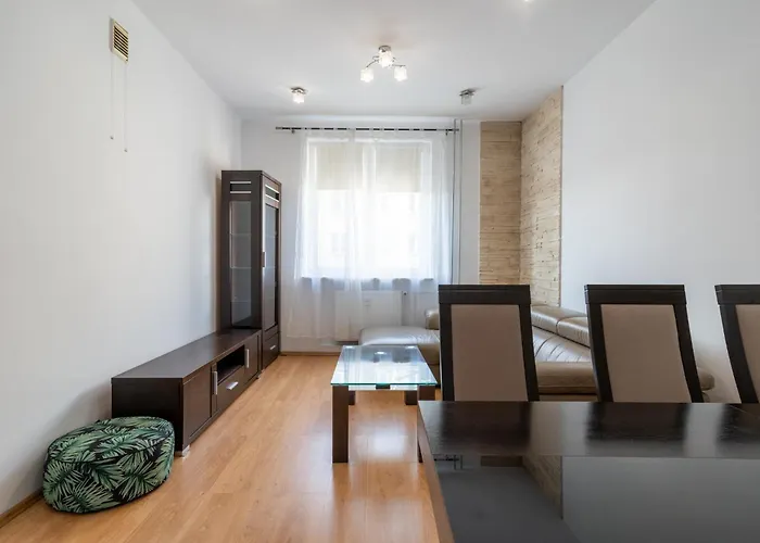 Spodek 2-bedroom By Bookinghost דירה קטוביץ